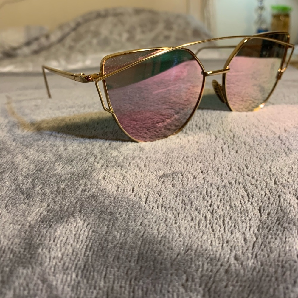 Cat pink sunglasses